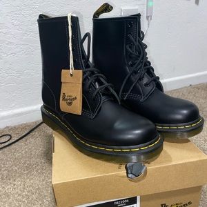 Dr marten smooth black boots